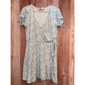 HOLLISTER Floral Wrap Dress Size XS (Bx 1)